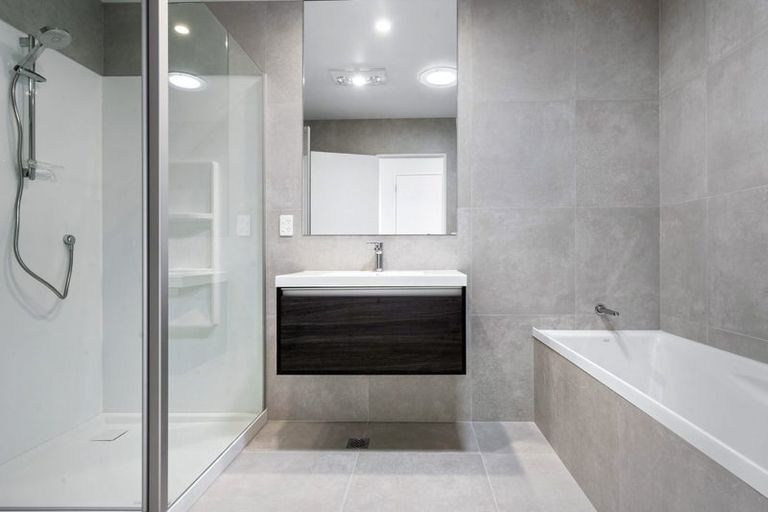 Photo of property in 4 Park Green Avenue, Rosehill, Papakura, 2113