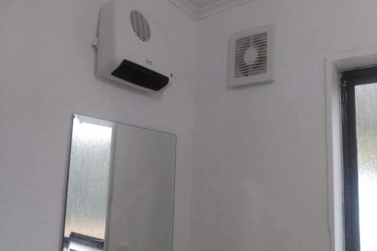 Photo of property in 42 Kamahi Street, Stokes Valley, Lower Hutt, 5019