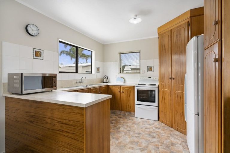 Photo of property in 118 Charleston Avenue, Whangamata, 3620