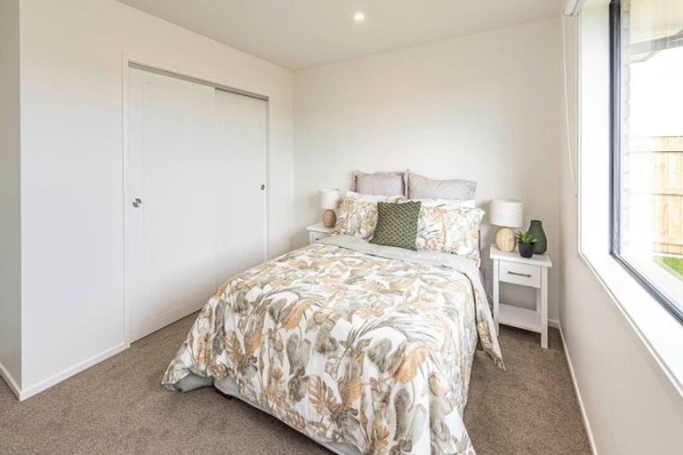 Photo of property in 13 Pahiki Crescent, Levin, 5510