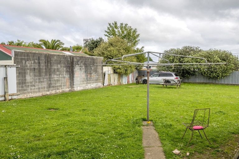 Photo of property in 16 Shamrock Street, Levin, 5510