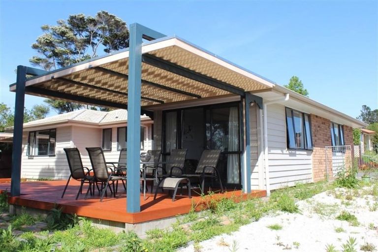 Photo of property in 169f Colwill Road, Massey, Auckland, 0614