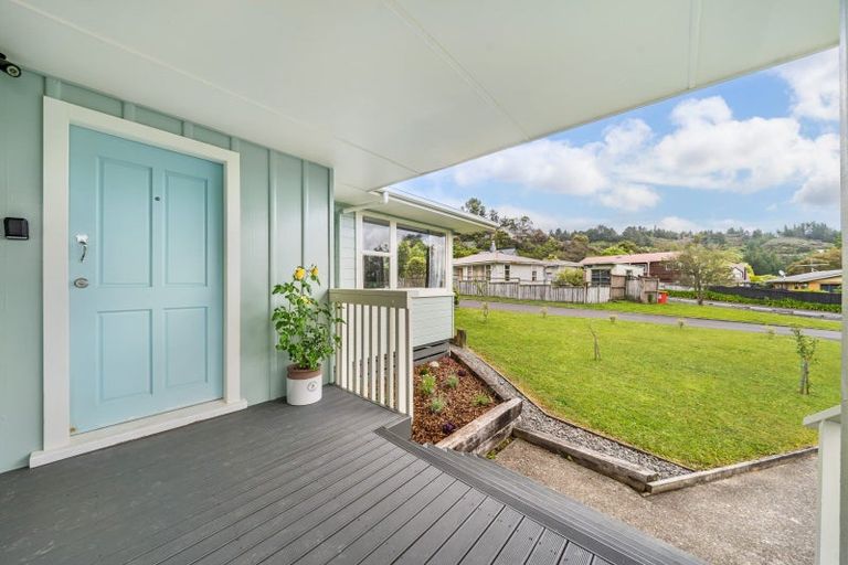 Photo of property in 65 Moeraki Road, Maoribank, Upper Hutt, 5018