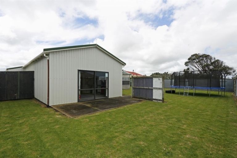 Photo of property in 16 Dieffenbach Street, Opunake, 4616