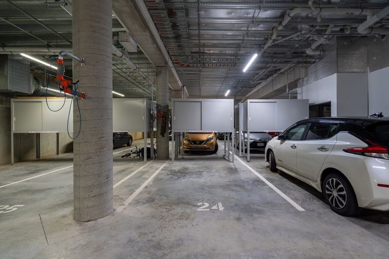 Photo of property in Frank Sargeson Apts, 2/74g Anzac Street, Takapuna, Auckland, 0622