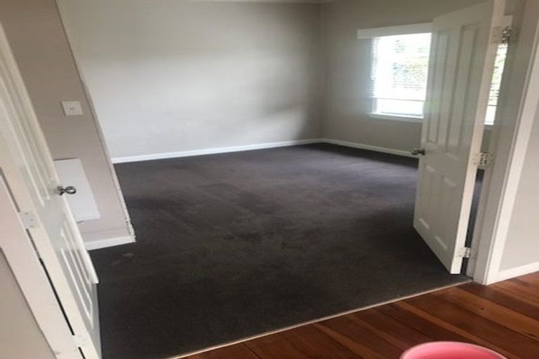 Photo of property in 11 Sylvan Avenue, Northcote, Auckland, 0627