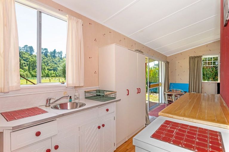 Photo of property in 6 Hale Street, Tolaga Bay, 4077