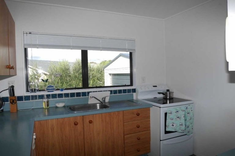 Photo of property in 79 Queens Road, Waikanae Beach, Waikanae, 5036