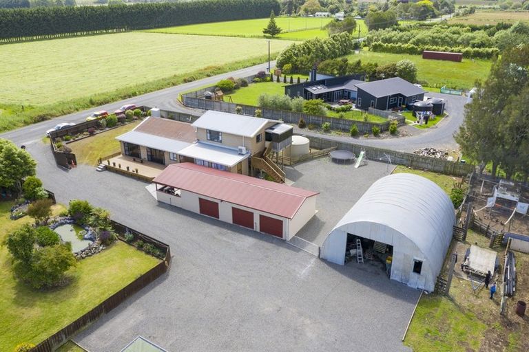 Photo of property in 55 Waikawa Beach Road, Manakau, Levin, 5573