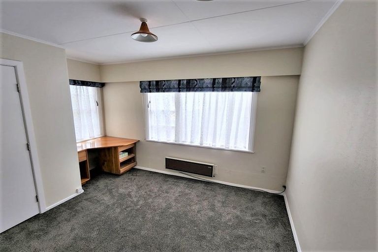 Photo of property in 24 Cypress Drive, Maungaraki, Lower Hutt, 5010