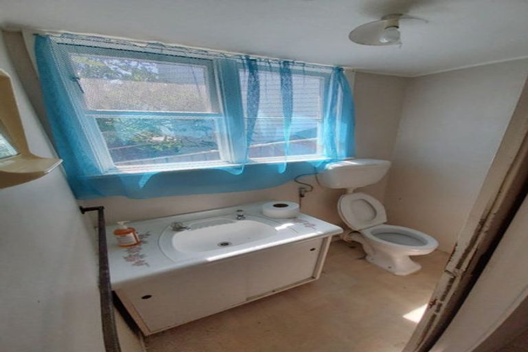 Photo of property in 93 Monorgan Road, Strathmore Park, Wellington, 6022