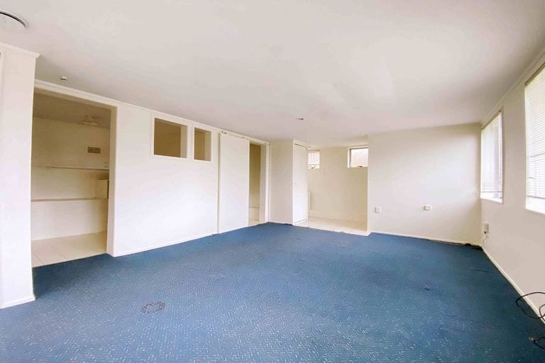 Photo of property in 3 Mowbray Place, Sunnynook, Auckland, 0620