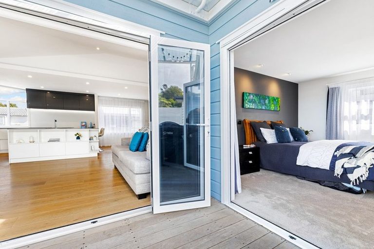 Photo of property in 3/28 Manly Esplanade, Browns Bay, Auckland, 0630