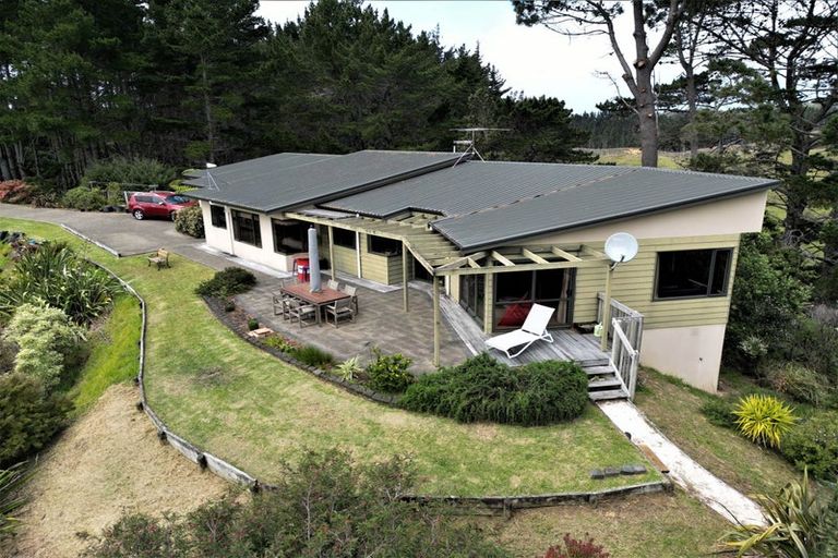 Photo of property in 140 Wattle Bay Road, Manukau Heads, Waiuku, 2684