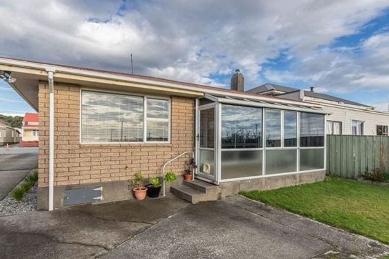 Photo of property in 14 Cowper Street, Greymouth, 7805
