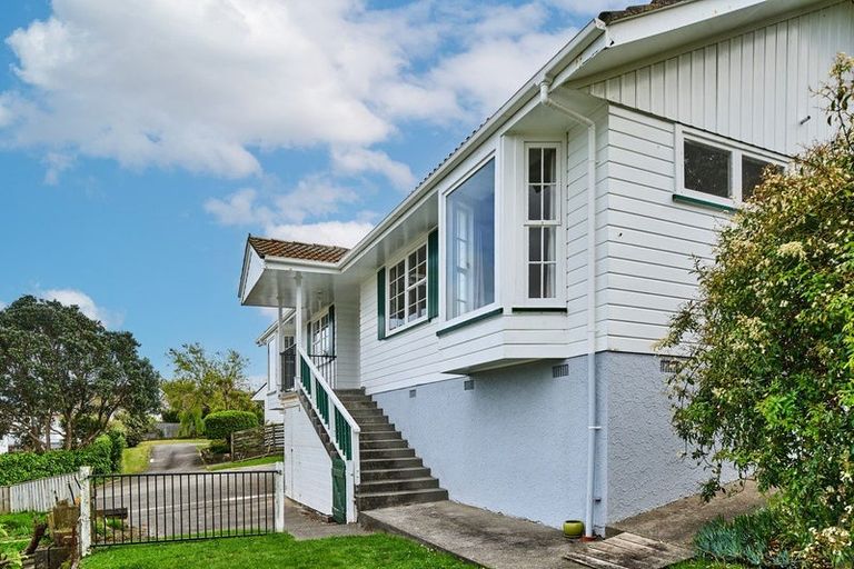 Photo of property in 17 Annan Grove, Papakowhai, Porirua, 5024