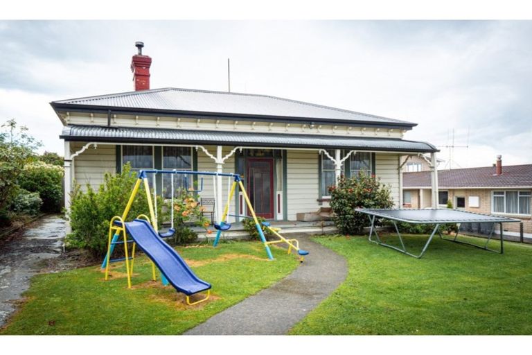 Photo of property in 12-12a Campbell Street, Maori Hill, Timaru, 7910