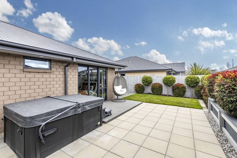 Photo of property in 42 Karere Avenue, Marshland, Christchurch, 8083