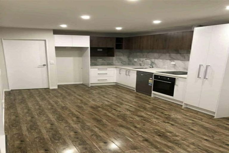 Photo of property in 48a Normanton Street, Glenfield, Auckland, 0629