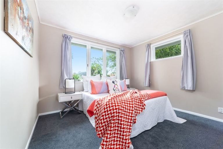 Photo of property in 3 Tamariki Avenue, Kelston, Auckland, 0602