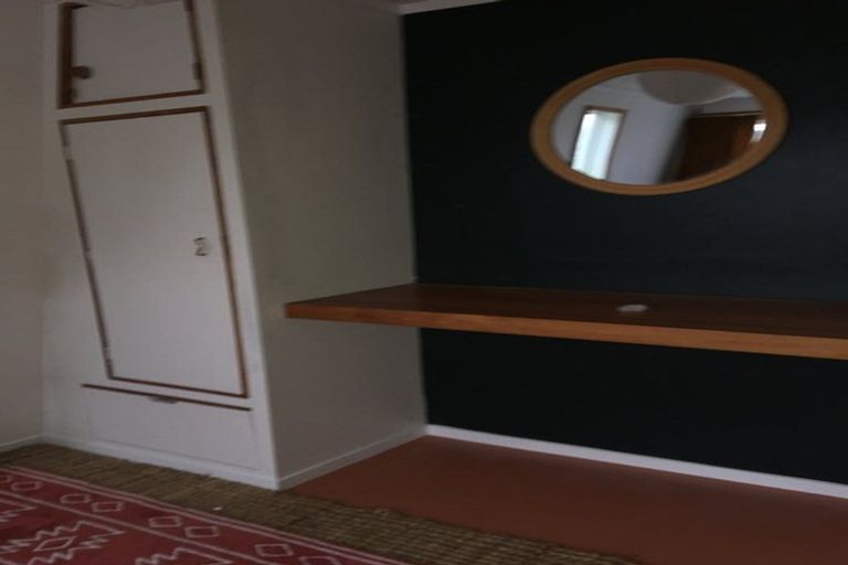 Photo of property in 92 Wyndham Road, Pinehaven, Upper Hutt, 5019