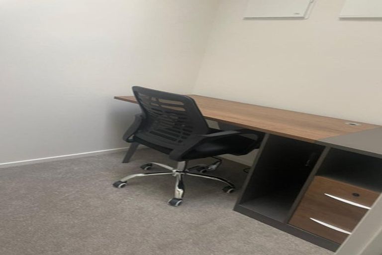 Photo of property in 17 Morihana Close, Glen Eden, 0602
