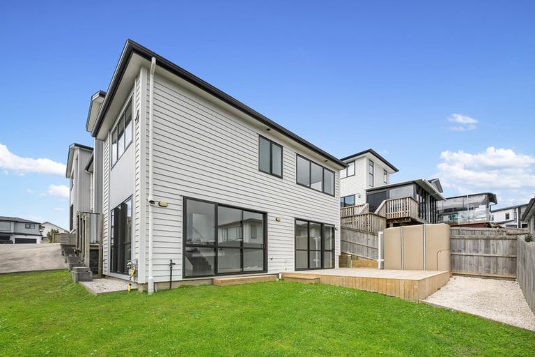 Photo of property in 38b Mcwhirters Farm Lane, Massey, Auckland, 0614