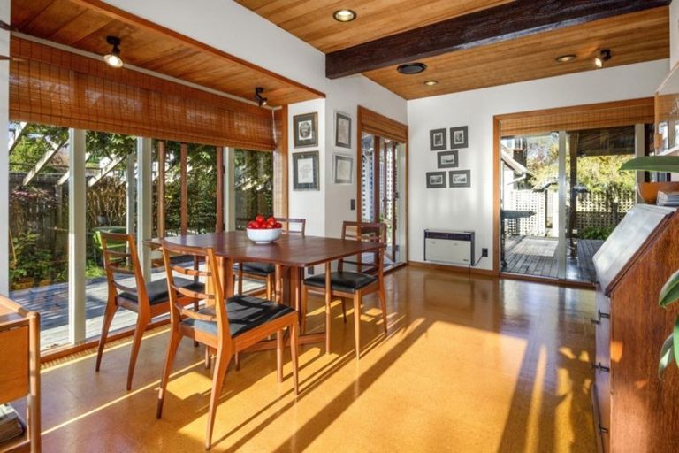 Photo of property in Lowry Cottage, 425 Fergusson Drive, Heretaunga, Upper Hutt, 5018