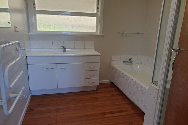 Photo of property in 118 Ironside Road, Johnsonville, Wellington, 6037