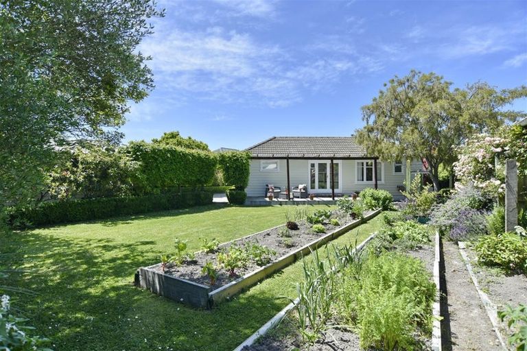 Photo of property in 6 Nyoli Street, Northcote, Christchurch, 8052