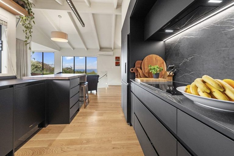 Photo of property in 2/27 Churchill Road, Murrays Bay, Auckland, 0630