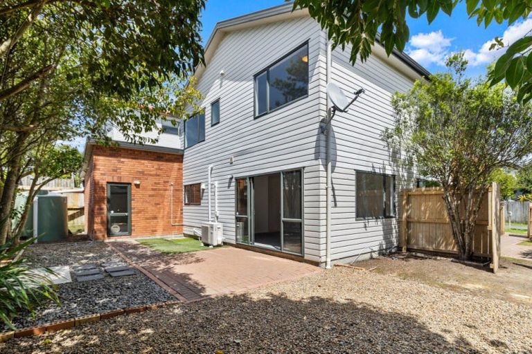 Photo of property in 43 Tiri Tiri Road, Birkdale, Auckland, 0626