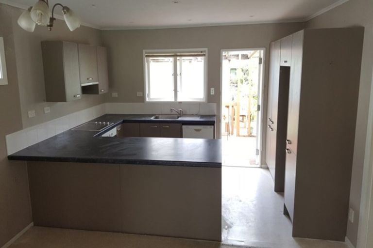 Photo of property in 17 Amberley Avenue, Te Atatu South, Auckland, 0610