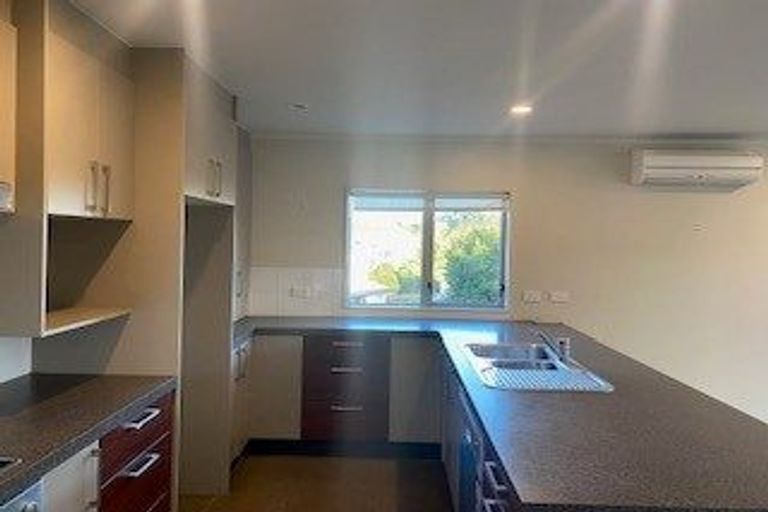 Photo of property in 64e Sheridan Terrace, Johnsonville, Wellington, 6037