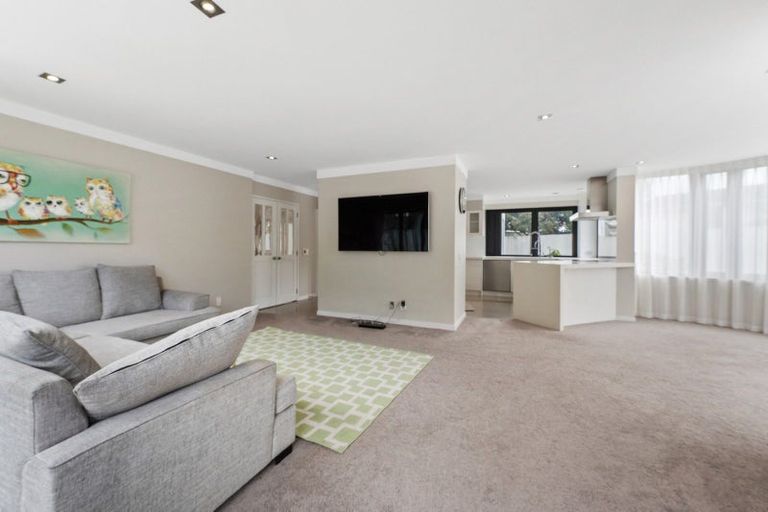 Photo of property in 35 Saltburn Road, Milford, Auckland, 0620