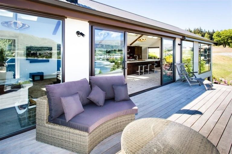 Photo of property in 92 Lismore Street, Wanaka, 9305