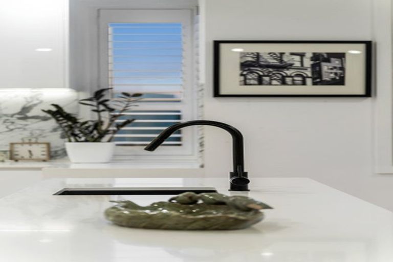 Photo of property in 10/4 Campbell Road, Takapuna, Auckland, 0622