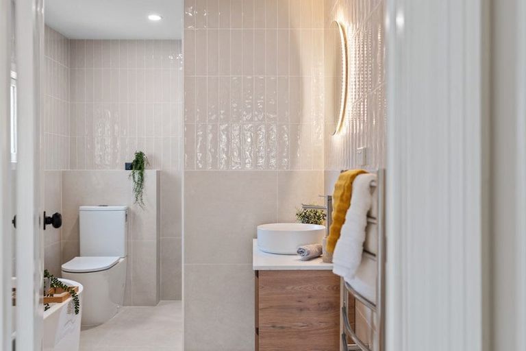 Photo of property in 10 Weston Road, St Albans, Christchurch, 8052