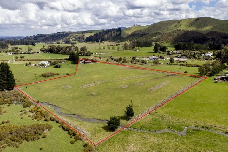 Photo of property in 70 Parkers Road, West Taratahi, Carterton, 5791