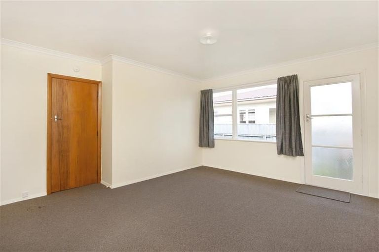 Photo of property in 87 Featherston Street, Takaro, Palmerston North, 4412