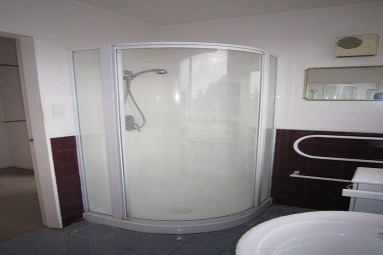 Photo of property in 2 Foyle Street, Island Bay, Wellington, 6023
