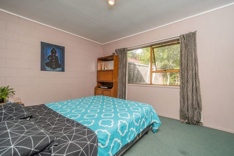 Photo of property in 2/13 Wirihana Road, Titirangi, Auckland, 0604