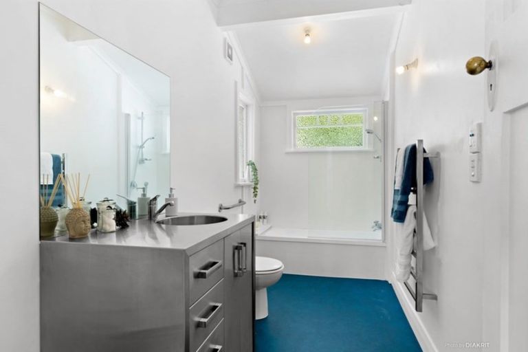 Photo of property in 31 Ngaio Gorge Road, Ngaio, Wellington, 6035