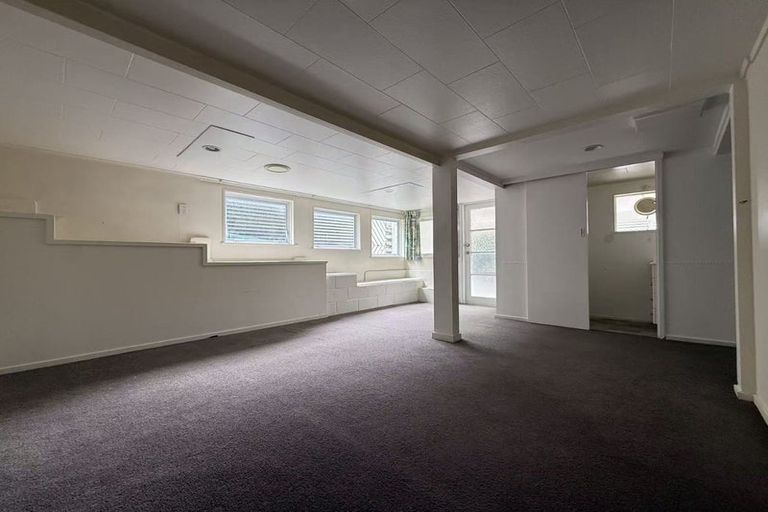 Photo of property in 74 Marlborough Avenue, Glenfield, Auckland, 0629