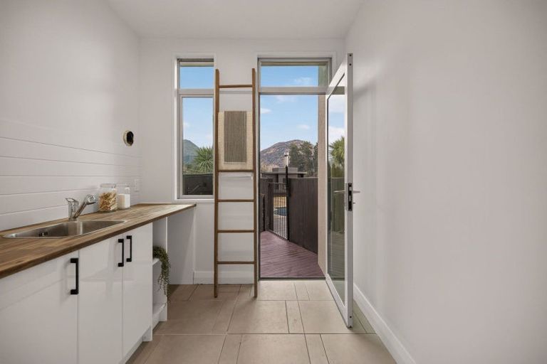 Photo of property in 1 Rapley Close, Arrow Junction, Queenstown, 9371