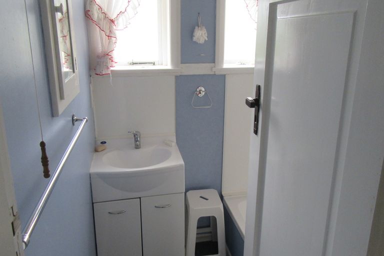 Photo of property in 2 Belt Street, Waimate, 7924