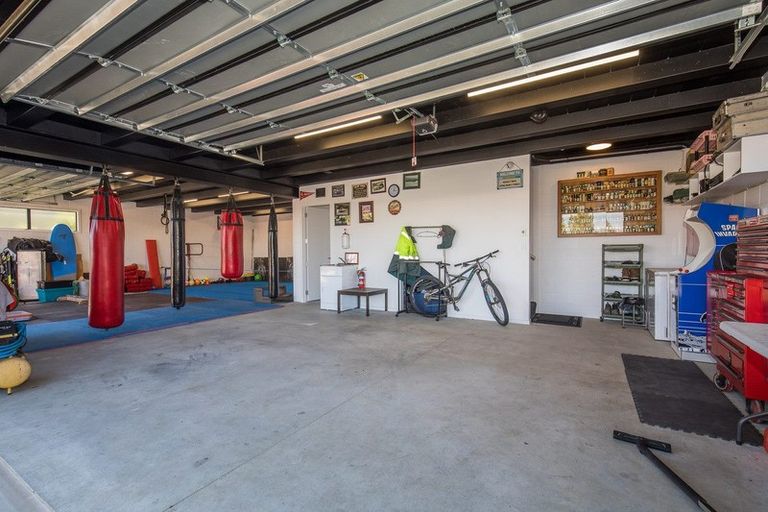 Photo of property in 14 Charles Court, Lake Hawea, Wanaka, 9382