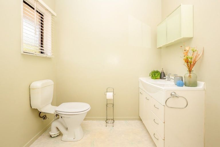 Photo of property in 282c Main Road, Tawa, Wellington, 5028