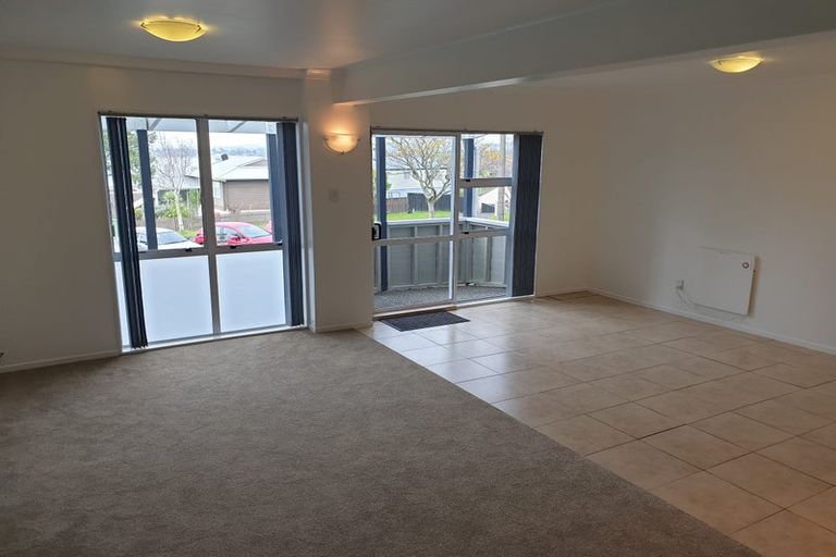 Photo of property in 17 Da Vinci Place, West Harbour, Auckland, 0618