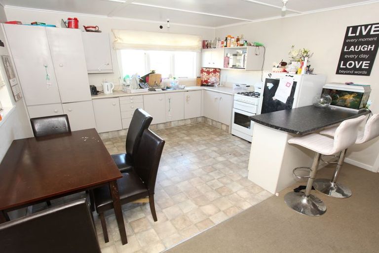 Photo of property in 4b Oak Avenue, Nawton, Hamilton, 3200